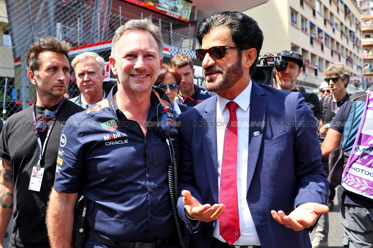 GP MONACO, (L to R): Christian Horner (GBR) Red Bull Racing Team Principal with Mohammed Bin Sulayem (UAE) FIA President on the grid.

26.05.2024. Formula 1 World Championship, Rd 8, Monaco Grand Prix, Monte Carlo, Monaco, Gara Day.

- www.xpbimages.com, EMail: requests@xpbimages.com © Copyright: Batchelor / XPB Images