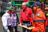 GP MONACO, Jackie Stewart (GBR) with a marshal.

26.05.2024. Formula 1 World Championship, Rd 8, Monaco Grand Prix, Monte Carlo, Monaco, Gara Day.

- www.xpbimages.com, EMail: requests@xpbimages.com © Copyright: Batchelor / XPB Images