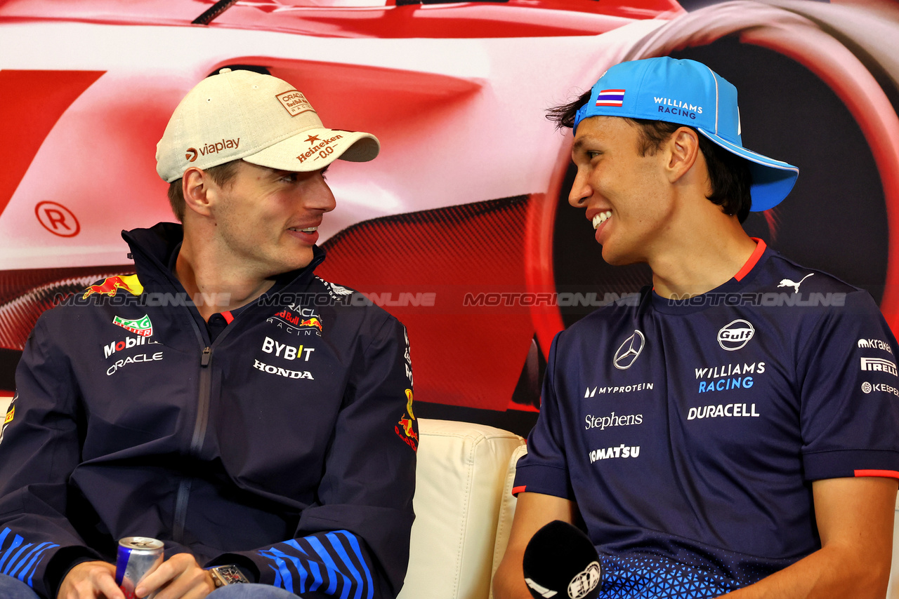 GP MONACO, (L to R): Max Verstappen (NLD) Red Bull Racing e Alexander Albon (THA) Williams Racing in the FIA Press Conference.

23.05.2024. Formula 1 World Championship, Rd 8, Monaco Grand Prix, Monte Carlo, Monaco, Preparation Day.

- www.xpbimages.com, EMail: requests@xpbimages.com © Copyright: Moy / XPB Images