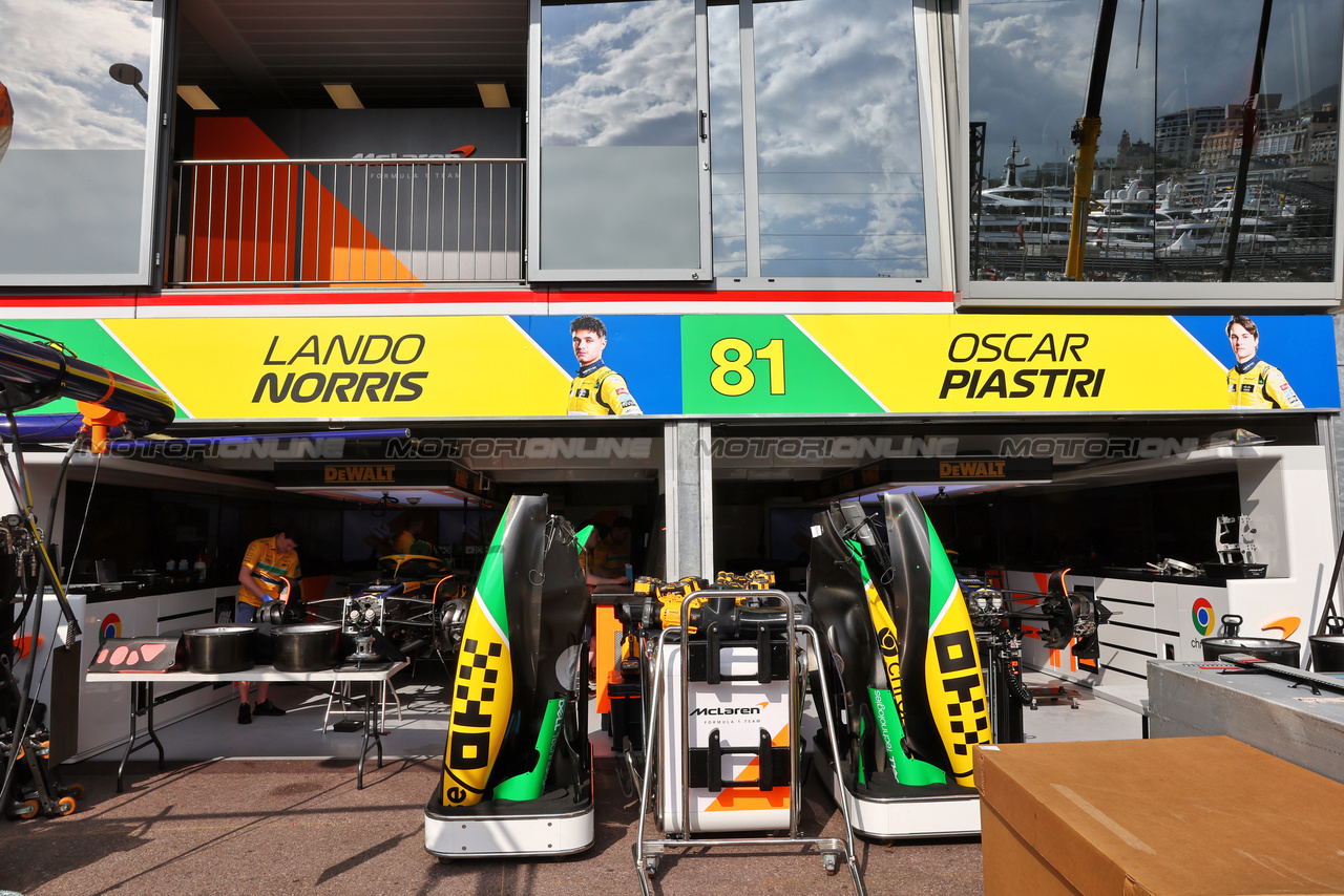 GP MONACO, McLaren Pit garages.

23.05.2024. Formula 1 World Championship, Rd 8, Monaco Grand Prix, Monte Carlo, Monaco, Preparation Day.

- www.xpbimages.com, EMail: requests@xpbimages.com © Copyright: Batchelor / XPB Images