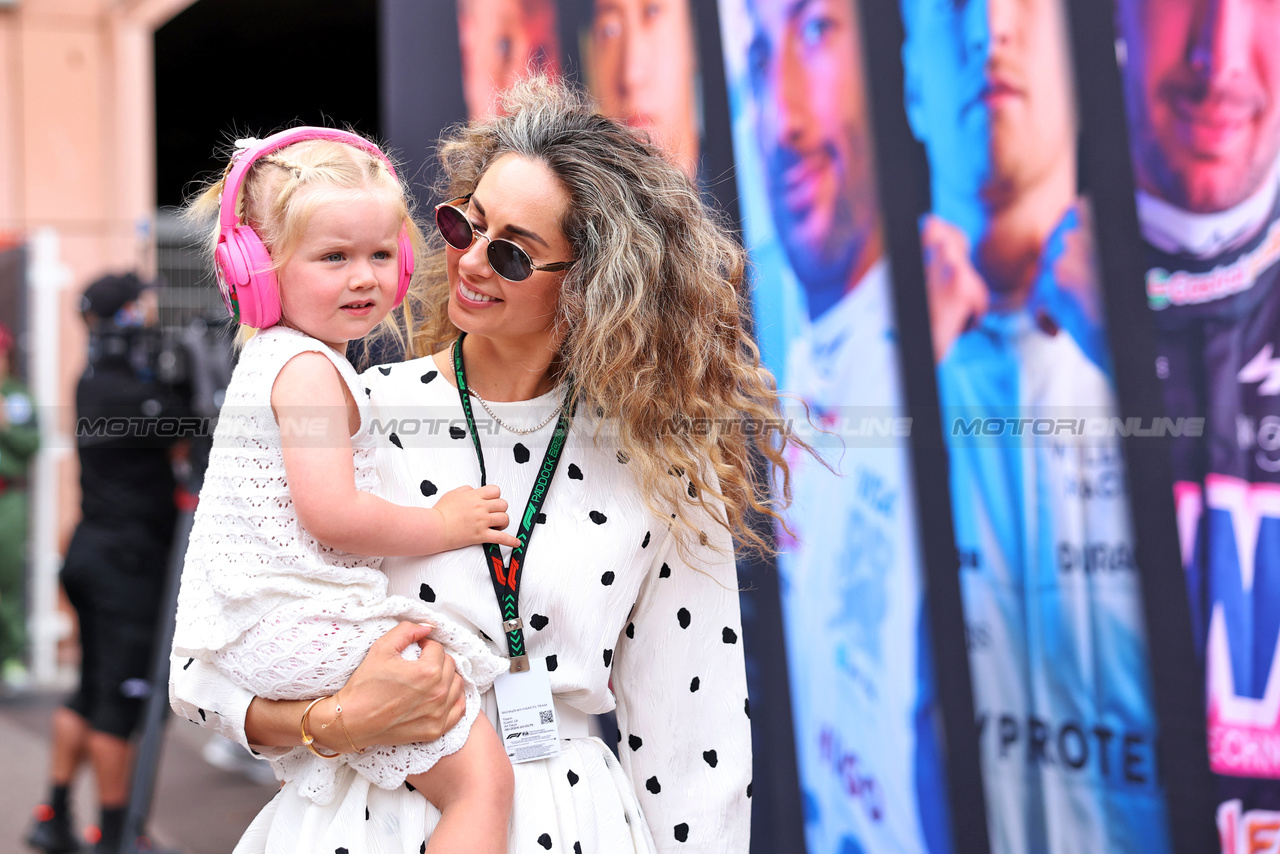 GP MONACO, Egle Ruskyte (LIT) with her daughter Noemi Sky.

23.05.2024. Formula 1 World Championship, Rd 8, Monaco Grand Prix, Monte Carlo, Monaco, Preparation Day.

- www.xpbimages.com, EMail: requests@xpbimages.com © Copyright: Bearne / XPB Images