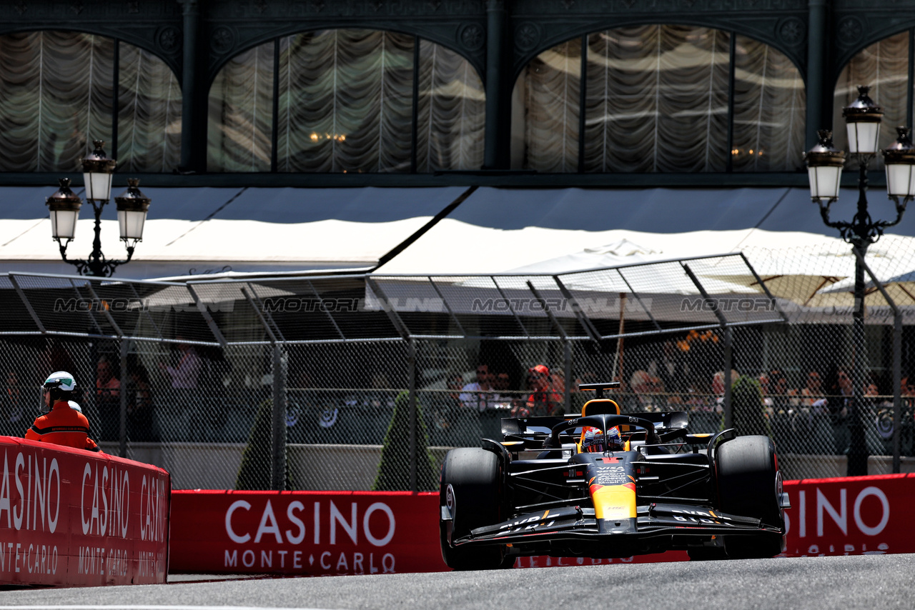 GP MONACO, Max Verstappen (NLD) Red Bull Racing RB20.

25.05.2024. Formula 1 World Championship, Rd 8, Monaco Grand Prix, Monte Carlo, Monaco, Qualifiche Day.

 - www.xpbimages.com, EMail: requests@xpbimages.com © Copyright: Coates / XPB Images