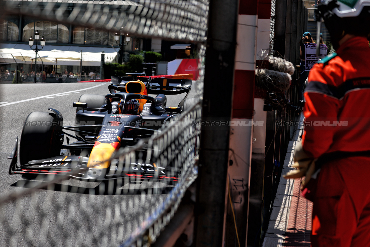 GP MONACO, Max Verstappen (NLD) Red Bull Racing RB20.

25.05.2024. Formula 1 World Championship, Rd 8, Monaco Grand Prix, Monte Carlo, Monaco, Qualifiche Day.

 - www.xpbimages.com, EMail: requests@xpbimages.com © Copyright: Coates / XPB Images