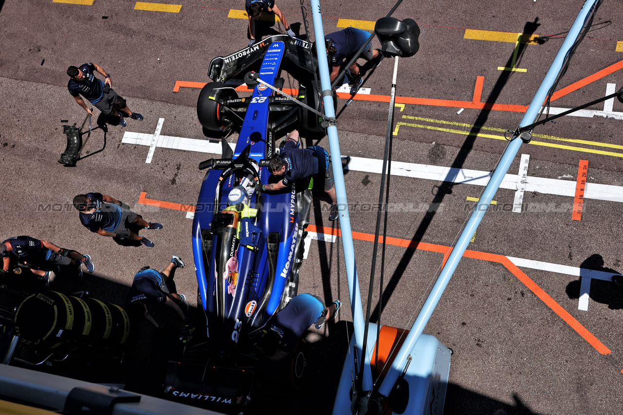 GP MONACO, Alexander Albon (THA) Williams Racing FW46 in the pits.

25.05.2024. Formula 1 World Championship, Rd 8, Monaco Grand Prix, Monte Carlo, Monaco, Qualifiche Day.

- www.xpbimages.com, EMail: requests@xpbimages.com © Copyright: Bearne / XPB Images