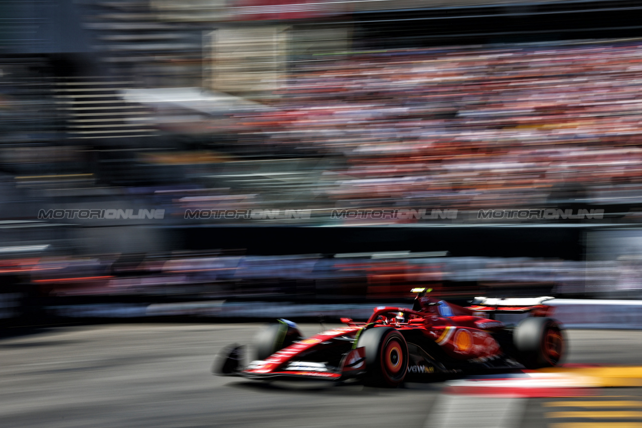 GP MONACO, Carlos Sainz Jr (ESP) Ferrari SF-24.

25.05.2024. Formula 1 World Championship, Rd 8, Monaco Grand Prix, Monte Carlo, Monaco, Qualifiche Day.

- www.xpbimages.com, EMail: requests@xpbimages.com © Copyright: Charniaux / XPB Images