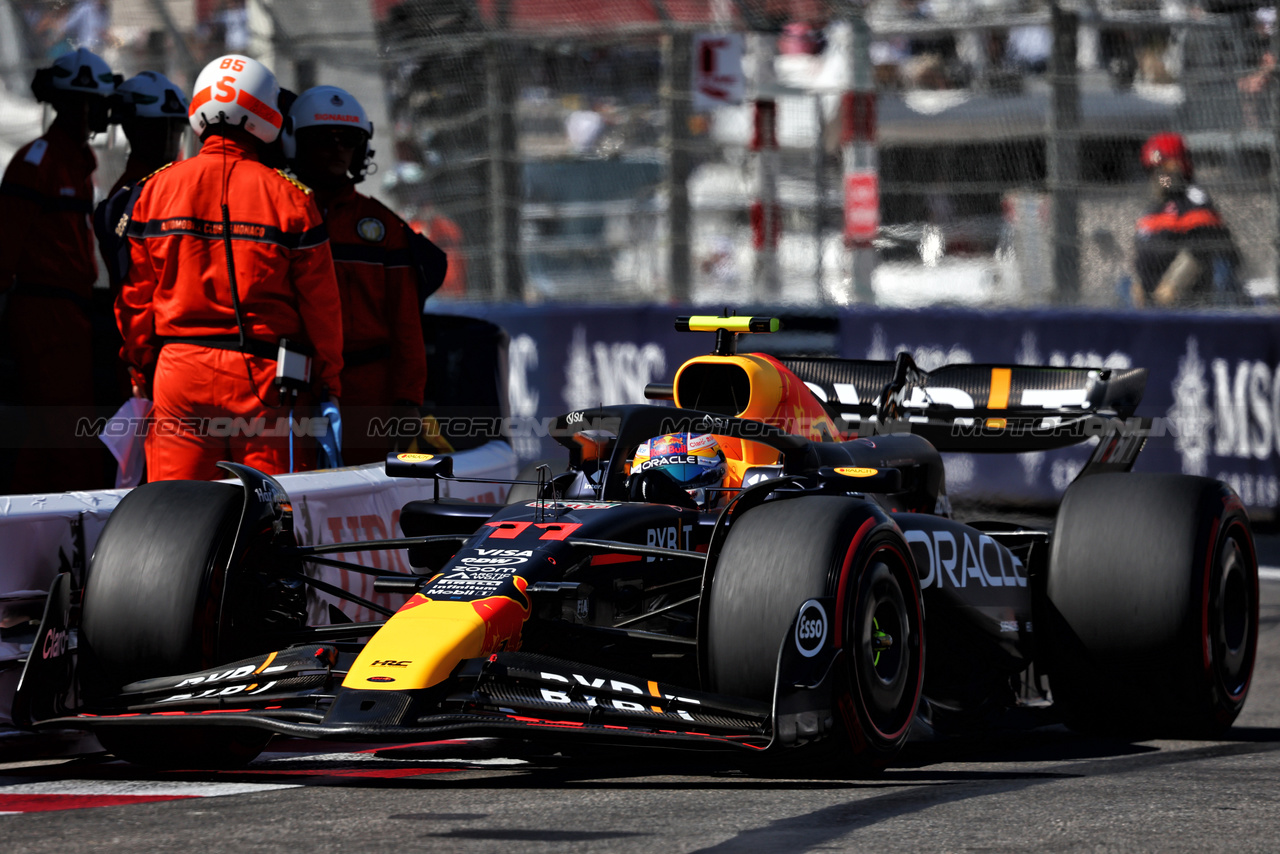 GP MONACO, Sergio Perez (MEX) Red Bull Racing RB20.

25.05.2024. Formula 1 World Championship, Rd 8, Monaco Grand Prix, Monte Carlo, Monaco, Qualifiche Day.

- www.xpbimages.com, EMail: requests@xpbimages.com © Copyright: Charniaux / XPB Images