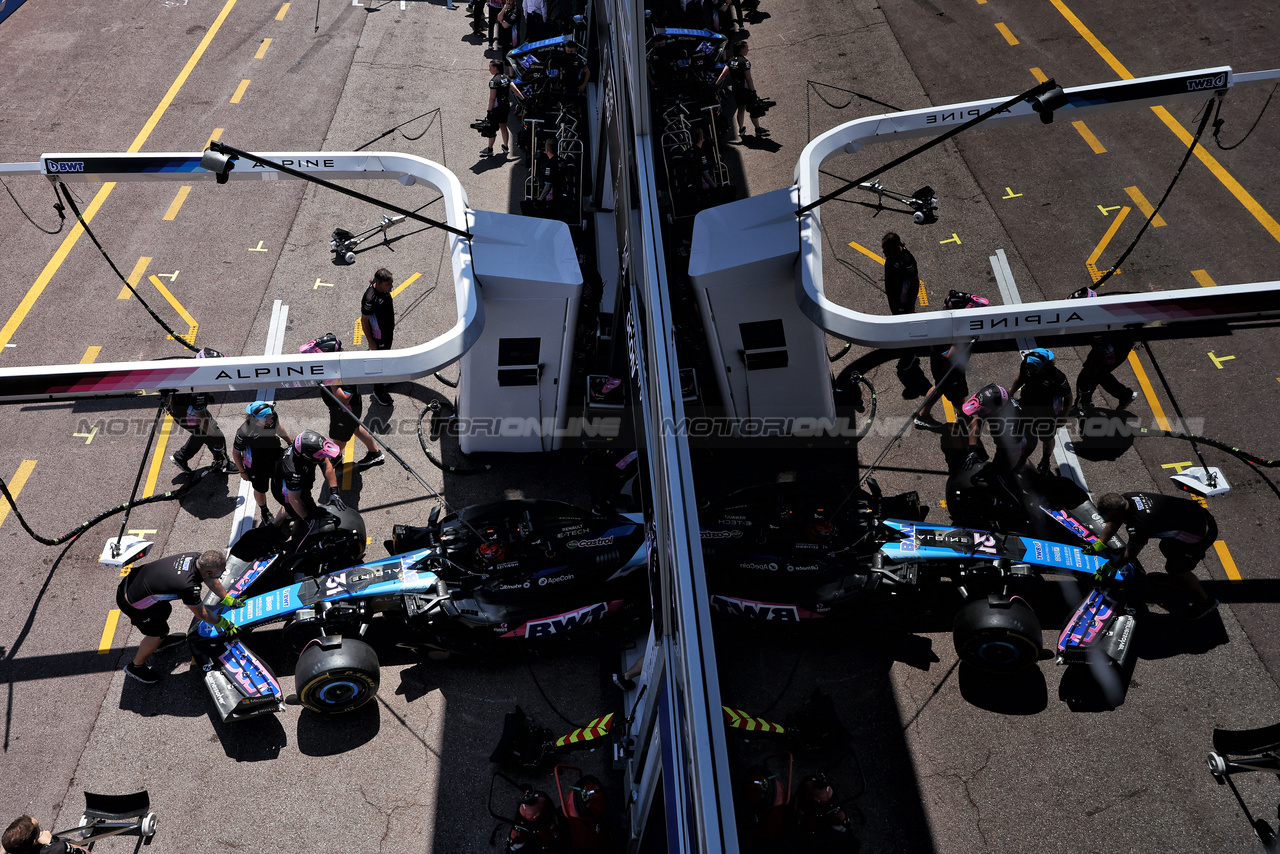 GP MONACO, Esteban Ocon (FRA) Alpine F1 Team A524 in the pits.

25.05.2024. Formula 1 World Championship, Rd 8, Monaco Grand Prix, Monte Carlo, Monaco, Qualifiche Day.

- www.xpbimages.com, EMail: requests@xpbimages.com © Copyright: Bearne / XPB Images