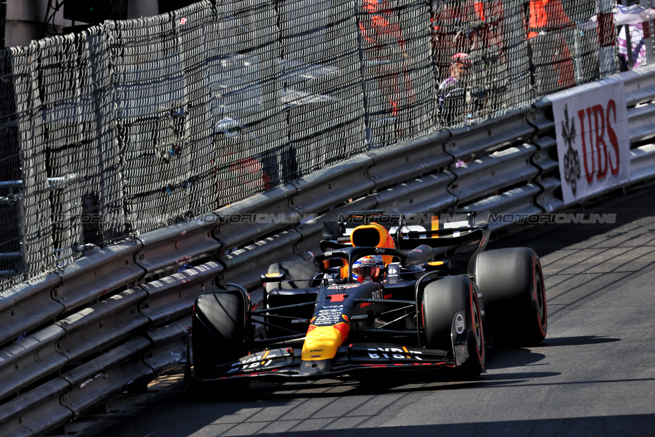 GP MONACO, Max Verstappen (NLD) Red Bull Racing RB20.

25.05.2024. Formula 1 World Championship, Rd 8, Monaco Grand Prix, Monte Carlo, Monaco, Qualifiche Day.

- www.xpbimages.com, EMail: requests@xpbimages.com © Copyright: Batchelor / XPB Images