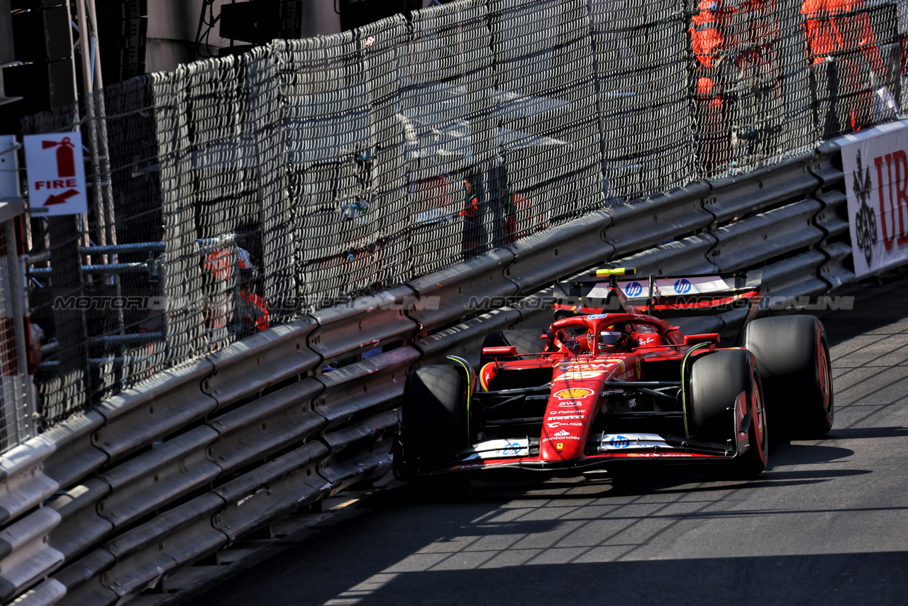 GP MONACO, Carlos Sainz Jr (ESP) Ferrari SF-24.

25.05.2024. Formula 1 World Championship, Rd 8, Monaco Grand Prix, Monte Carlo, Monaco, Qualifiche Day.

- www.xpbimages.com, EMail: requests@xpbimages.com © Copyright: Batchelor / XPB Images