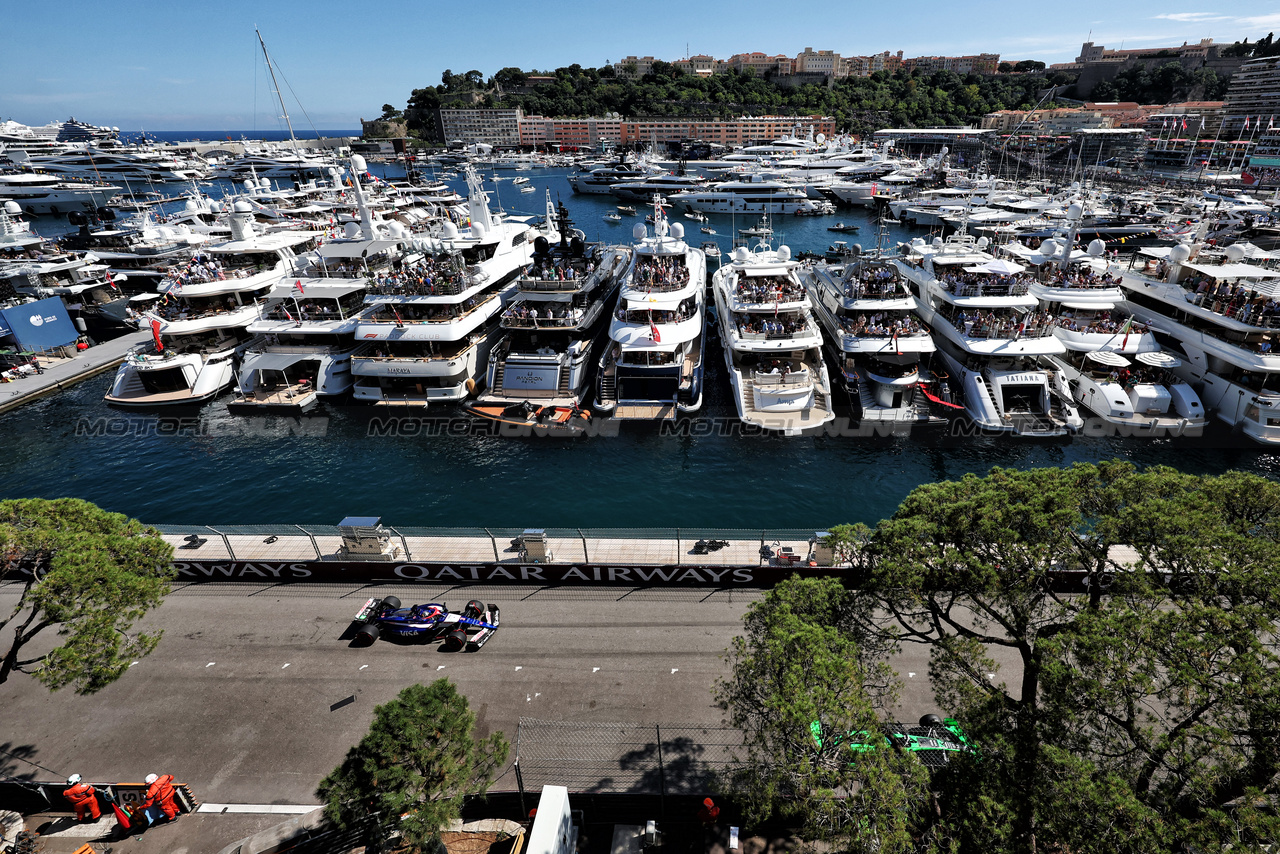 GP MONACO, Daniel Ricciardo (AUS) RB VCARB 01.

25.05.2024. Formula 1 World Championship, Rd 8, Monaco Grand Prix, Monte Carlo, Monaco, Qualifiche Day.

- www.xpbimages.com, EMail: requests@xpbimages.com © Copyright: Moy / XPB Images