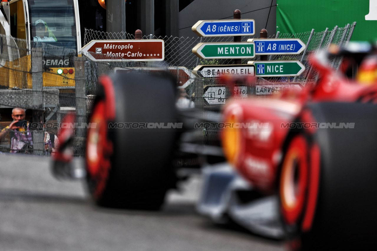 GP MONACO, Carlos Sainz Jr (ESP) Ferrari SF-24.

24.05.2024. Formula 1 World Championship, Rd 8, Monaco Grand Prix, Monte Carlo, Monaco, Practice Day.

- www.xpbimages.com, EMail: requests@xpbimages.com © Copyright: Moy / XPB Images