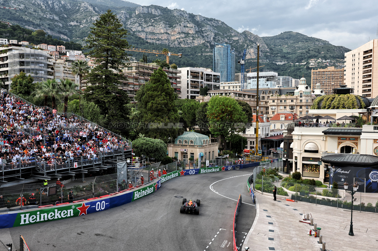 GP MONACO, Sergio Perez (MEX) Red Bull Racing RB20.

24.05.2024. Formula 1 World Championship, Rd 8, Monaco Grand Prix, Monte Carlo, Monaco, Practice Day.

- www.xpbimages.com, EMail: requests@xpbimages.com © Copyright: Moy / XPB Images