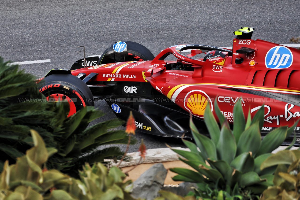 GP MONACO, Carlos Sainz Jr (ESP) Ferrari SF-24.

24.05.2024. Formula 1 World Championship, Rd 8, Monaco Grand Prix, Monte Carlo, Monaco, Practice Day.

- www.xpbimages.com, EMail: requests@xpbimages.com © Copyright: Bearne / XPB Images