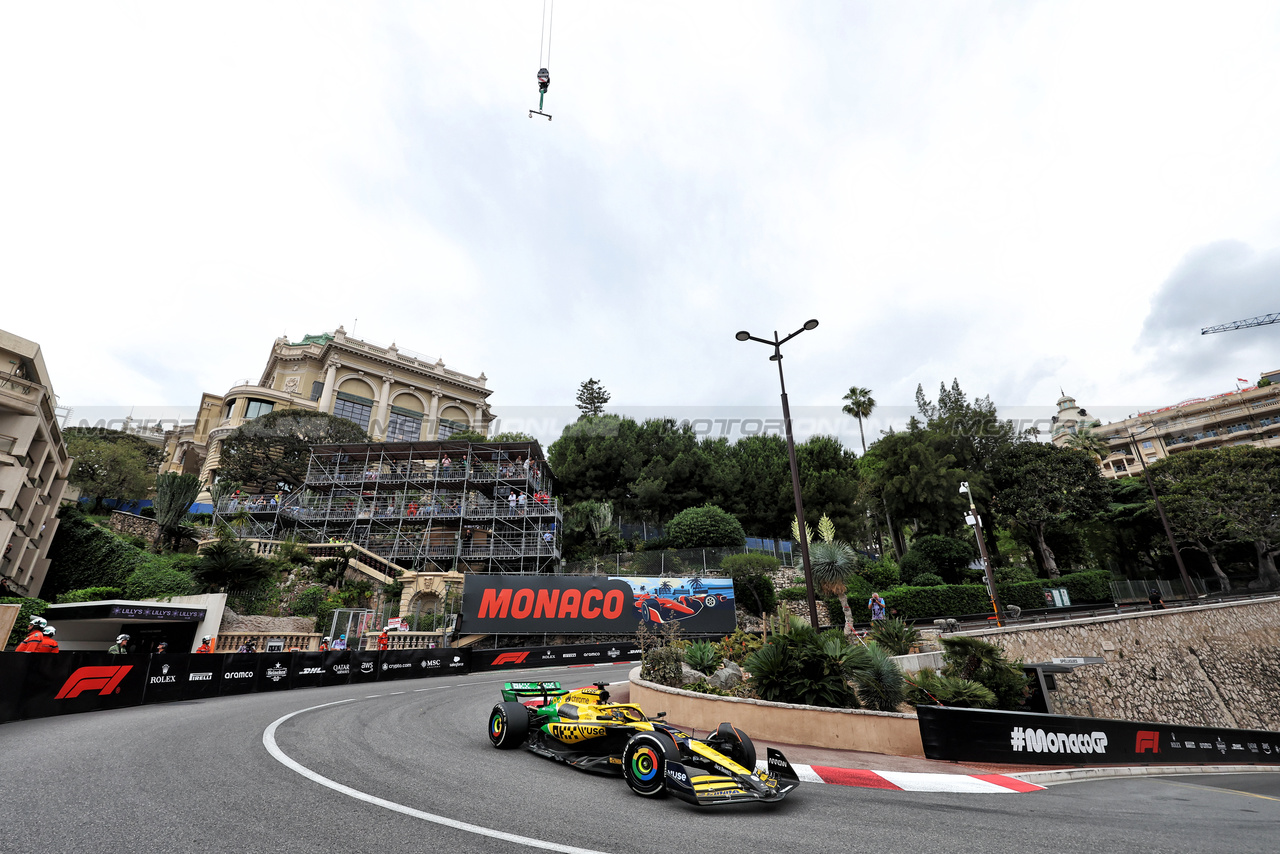 GP MONACO, Oscar Piastri (AUS) McLaren MCL38.

24.05.2024. Formula 1 World Championship, Rd 8, Monaco Grand Prix, Monte Carlo, Monaco, Practice Day.

- www.xpbimages.com, EMail: requests@xpbimages.com © Copyright: Bearne / XPB Images