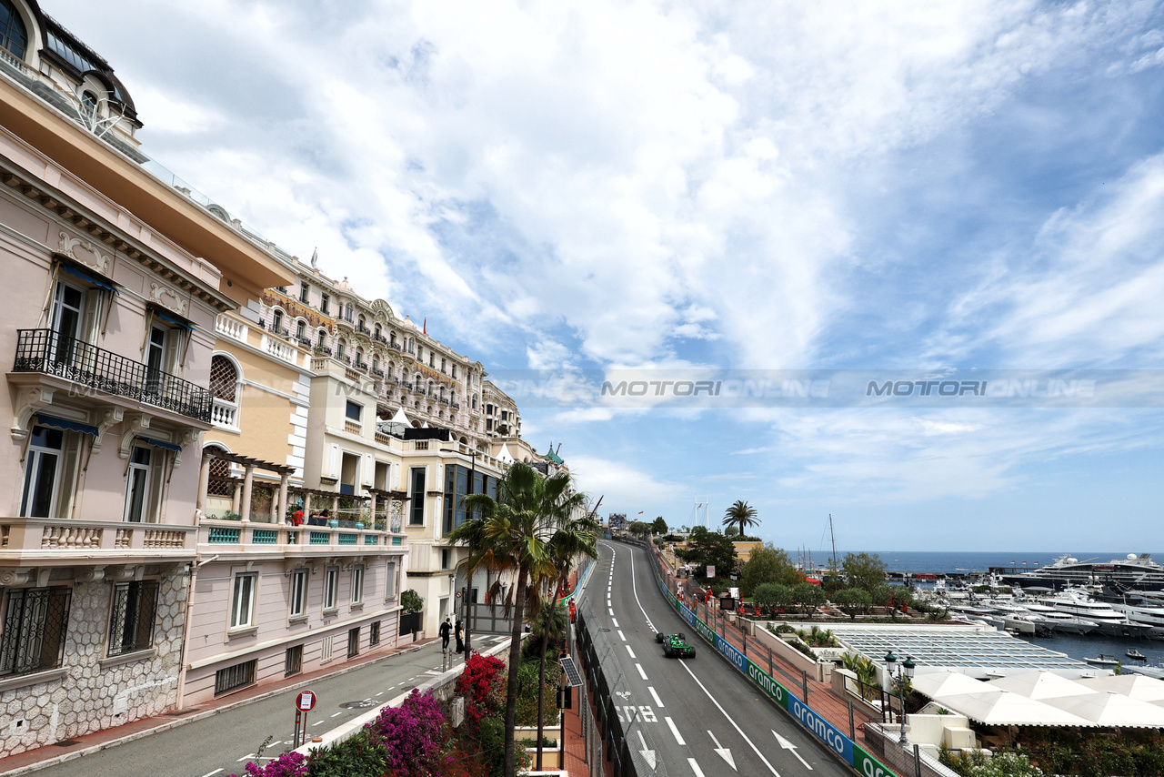 GP MONACO, Zhou Guanyu (CHN) Sauber C44.

24.05.2024. Formula 1 World Championship, Rd 8, Monaco Grand Prix, Monte Carlo, Monaco, Practice Day.

- www.xpbimages.com, EMail: requests@xpbimages.com © Copyright: Bearne / XPB Images