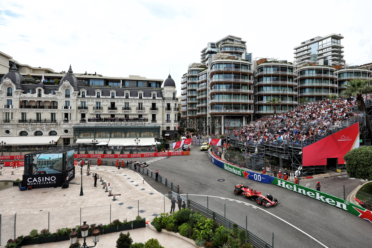 GP MONACO, Carlos Sainz Jr (ESP) Ferrari SF-24.

24.05.2024. Formula 1 World Championship, Rd 8, Monaco Grand Prix, Monte Carlo, Monaco, Practice Day.

- www.xpbimages.com, EMail: requests@xpbimages.com © Copyright: Moy / XPB Images