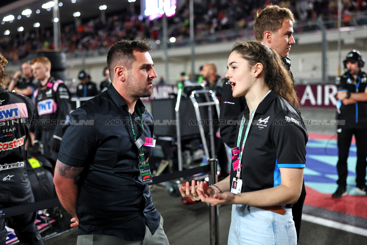 GP QATAR, (L to R): Michael Dunlop (GBR) Motorcyle Garar with Abbi Pulling (GBR) Alpine Academy Driver on the grid.

01.12.2024. Formula 1 World Championship, Rd 23, Qatar Grand Prix, Doha, Qatar, Gara Day.

 - www.xpbimages.com, EMail: requests@xpbimages.com © Copyright: Staley / XPB Images