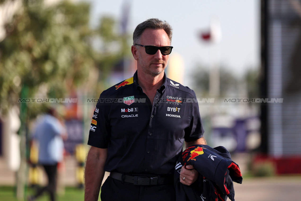 GP QATAR, Christian Horner (GBR) Red Bull Racing Team Principal.

01.12.2024. Formula 1 World Championship, Rd 23, Qatar Grand Prix, Doha, Qatar, Gara Day.

 - www.xpbimages.com, EMail: requests@xpbimages.com © Copyright: Staley / XPB Images