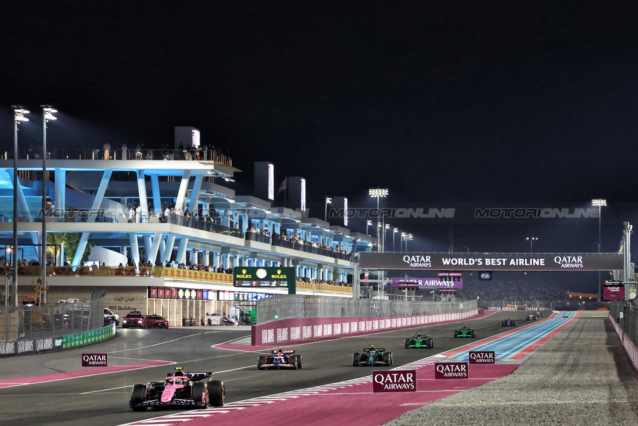 GP QATAR, Pierre Gasly (FRA) Alpine F1 Team A524.

01.12.2024. Formula 1 World Championship, Rd 23, Qatar Grand Prix, Doha, Qatar, Gara Day.

- www.xpbimages.com, EMail: requests@xpbimages.com © Copyright: Charniaux / XPB Images