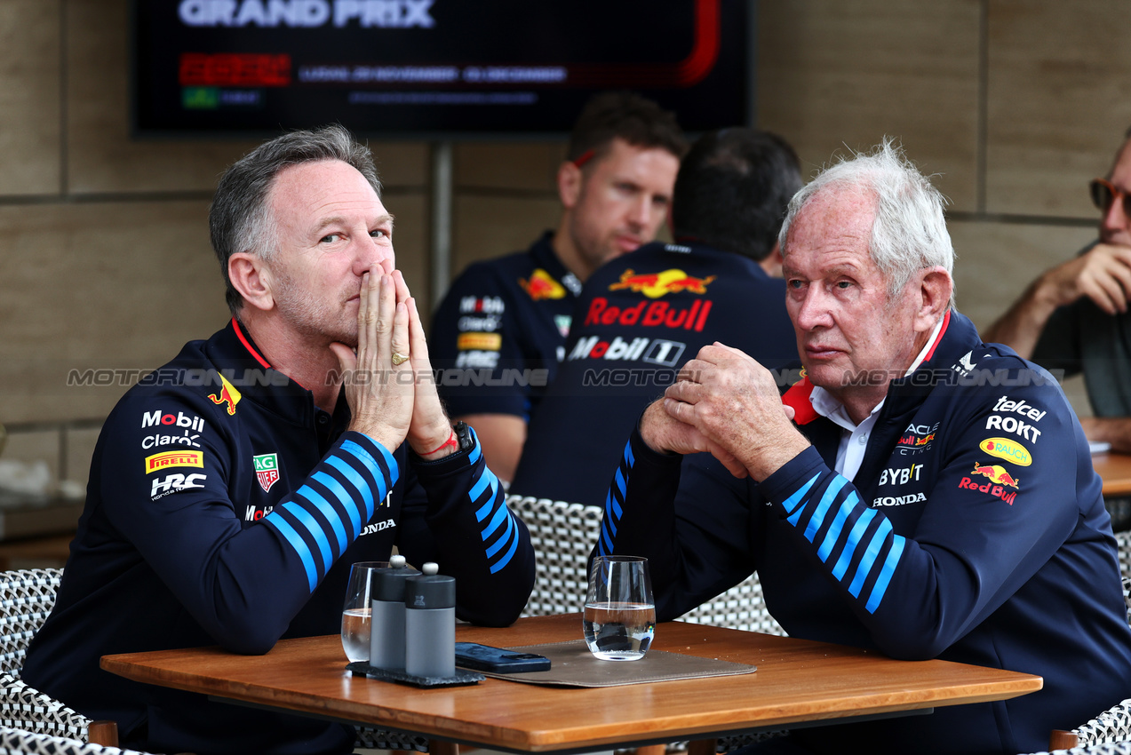 GP QATAR, (L to R): Christian Horner (GBR) Red Bull Racing Team Principal with Dr Helmut Marko (AUT) Red Bull Motorsport Consultant.

01.12.2024. Formula 1 World Championship, Rd 23, Qatar Grand Prix, Doha, Qatar, Gara Day.

- www.xpbimages.com, EMail: requests@xpbimages.com © Copyright: Moy / XPB Images