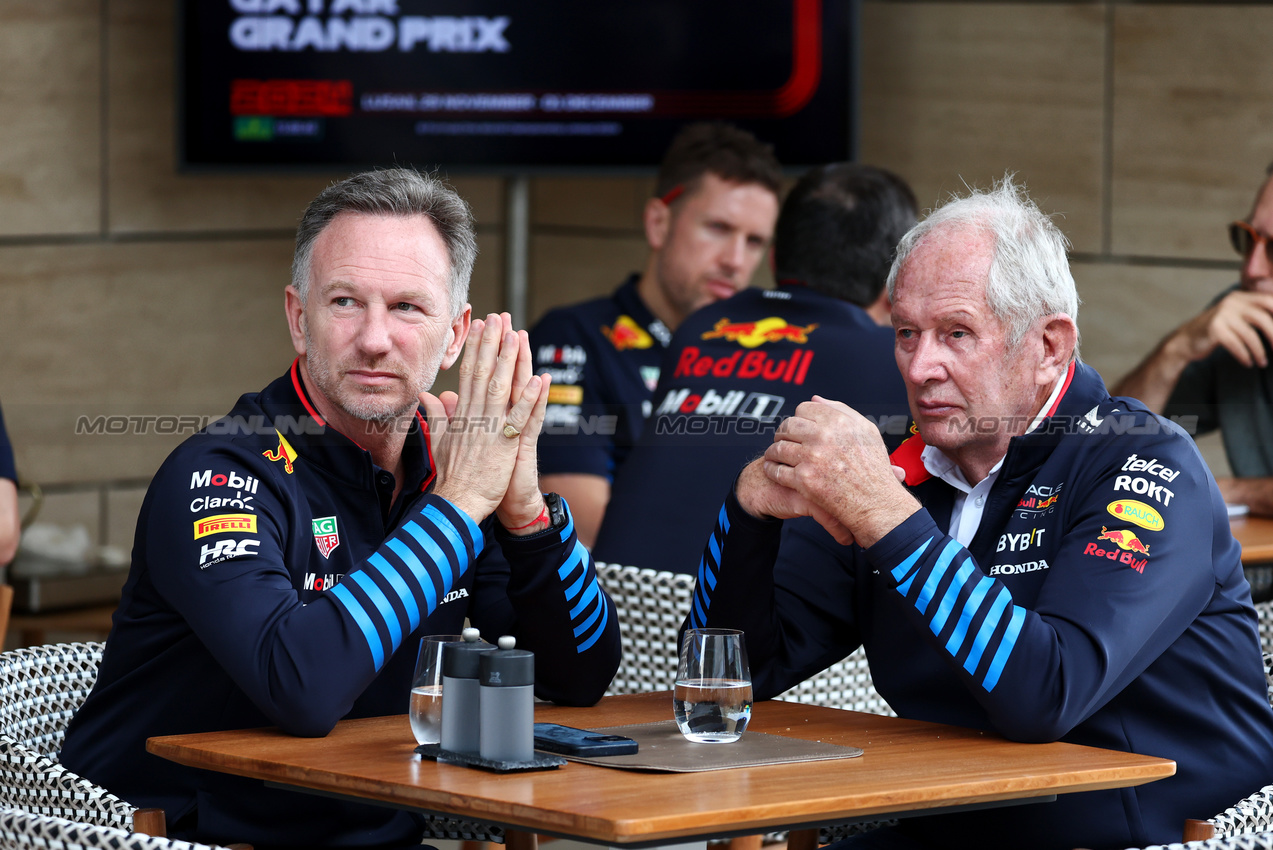 GP QATAR, (L to R): Christian Horner (GBR) Red Bull Racing Team Principal with Dr Helmut Marko (AUT) Red Bull Motorsport Consultant.

01.12.2024. Formula 1 World Championship, Rd 23, Qatar Grand Prix, Doha, Qatar, Gara Day.

- www.xpbimages.com, EMail: requests@xpbimages.com © Copyright: Moy / XPB Images