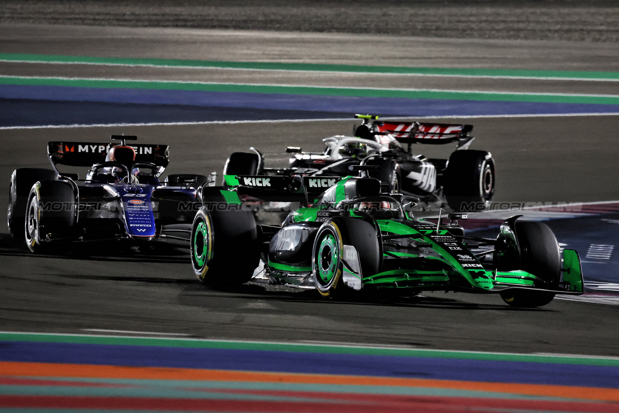 GP QATAR, Valtteri Bottas (FIN) Sauber C44.

01.12.2024. Formula 1 World Championship, Rd 23, Qatar Grand Prix, Doha, Qatar, Gara Day.

- www.xpbimages.com, EMail: requests@xpbimages.com © Copyright: Moy / XPB Images