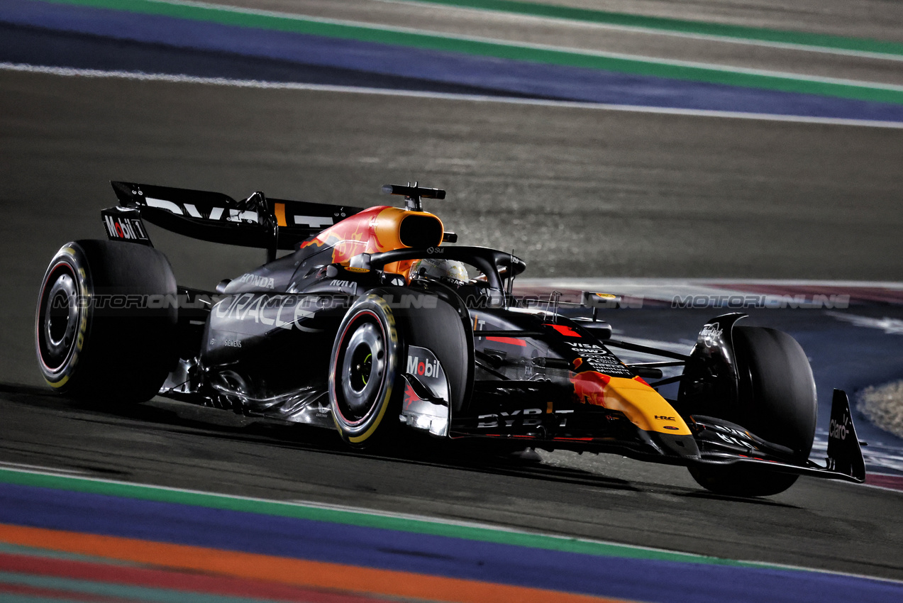 GP QATAR, Max Verstappen (NLD) Red Bull Racing RB20.

01.12.2024. Formula 1 World Championship, Rd 23, Qatar Grand Prix, Doha, Qatar, Gara Day.

- www.xpbimages.com, EMail: requests@xpbimages.com © Copyright: Moy / XPB Images