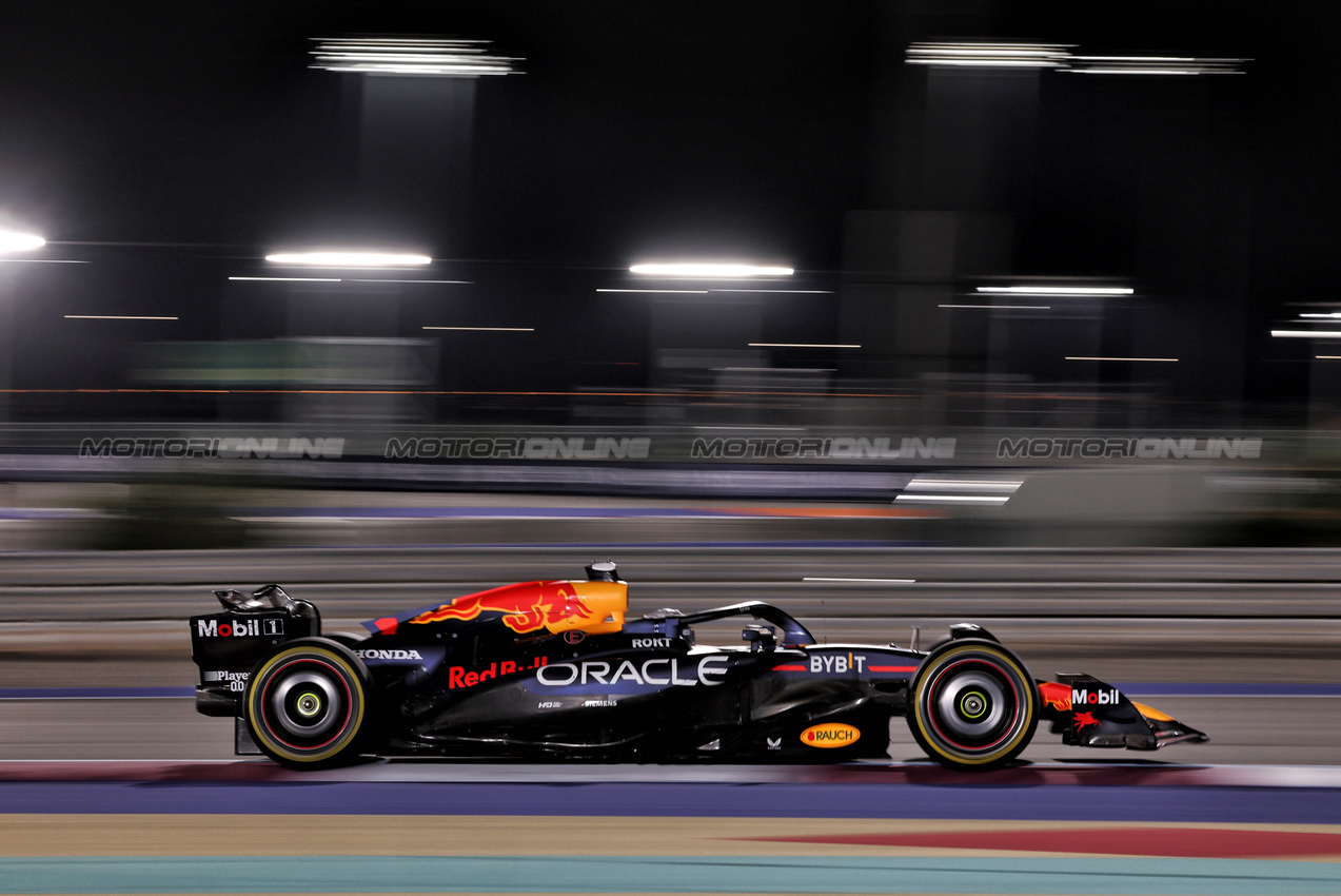 GP QATAR, Max Verstappen (NLD) Red Bull Racing RB20.

01.12.2024. Formula 1 World Championship, Rd 23, Qatar Grand Prix, Doha, Qatar, Gara Day.

- www.xpbimages.com, EMail: requests@xpbimages.com © Copyright: Moy / XPB Images