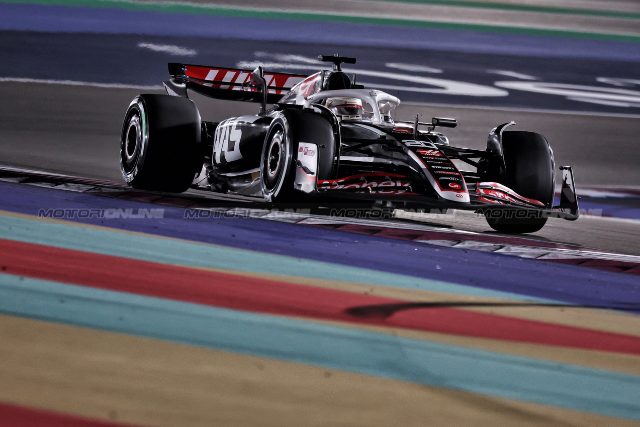 GP QATAR, Kevin Magnussen (DEN) Haas VF-24.

01.12.2024. Formula 1 World Championship, Rd 23, Qatar Grand Prix, Doha, Qatar, Gara Day.

- www.xpbimages.com, EMail: requests@xpbimages.com © Copyright: Moy / XPB Images