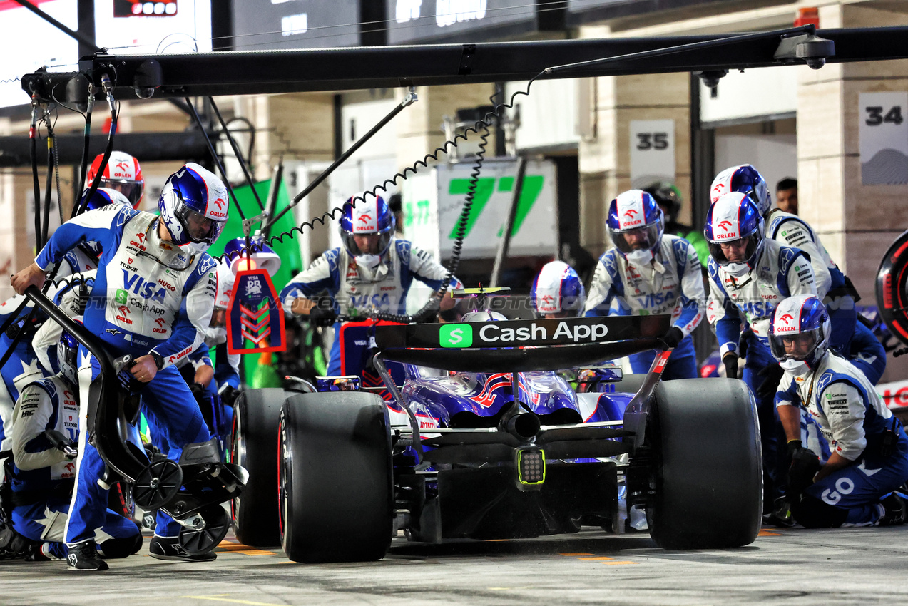 GP QATAR, Yuki Tsunoda (JPN) RB VCARB 01 makes a pit stop.

01.12.2024. Formula 1 World Championship, Rd 23, Qatar Grand Prix, Doha, Qatar, Gara Day.

- www.xpbimages.com, EMail: requests@xpbimages.com © Copyright: Charniaux / XPB Images