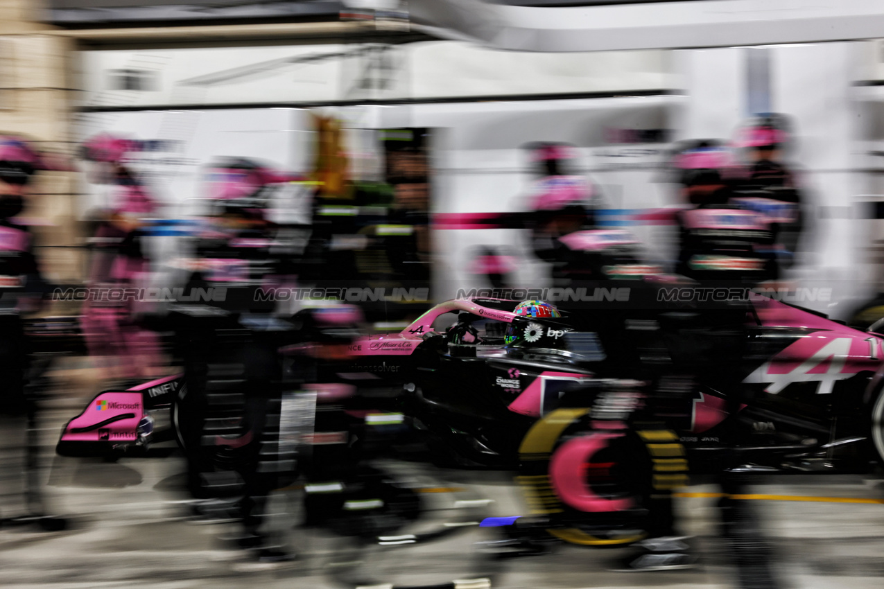 GP QATAR, Pierre Gasly (FRA) Alpine F1 Team A524 makes a pit stop.

01.12.2024. Formula 1 World Championship, Rd 23, Qatar Grand Prix, Doha, Qatar, Gara Day.

- www.xpbimages.com, EMail: requests@xpbimages.com © Copyright: Charniaux / XPB Images