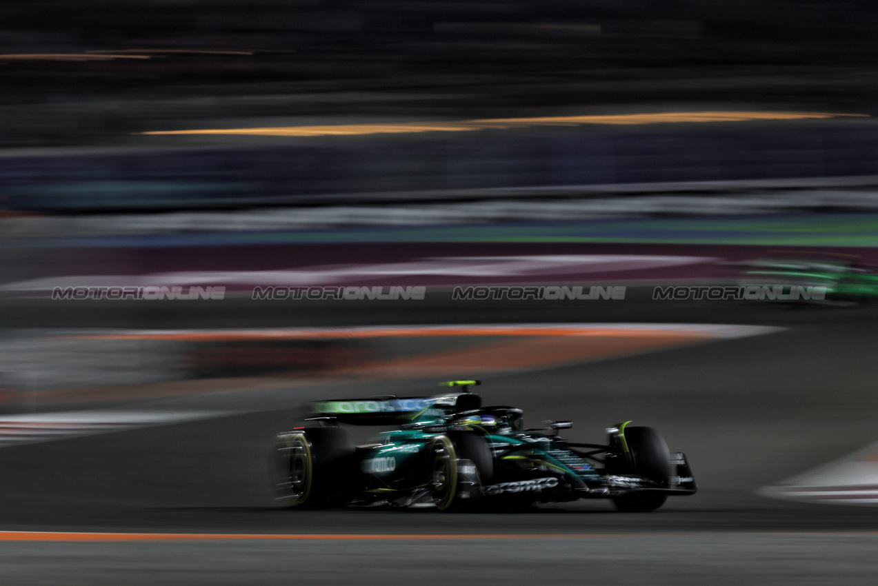 GP QATAR, Fernando Alonso (ESP) Aston Martin F1 Team AMR24.

01.12.2024. Formula 1 World Championship, Rd 23, Qatar Grand Prix, Doha, Qatar, Gara Day.

 - www.xpbimages.com, EMail: requests@xpbimages.com © Copyright: Staley / XPB Images