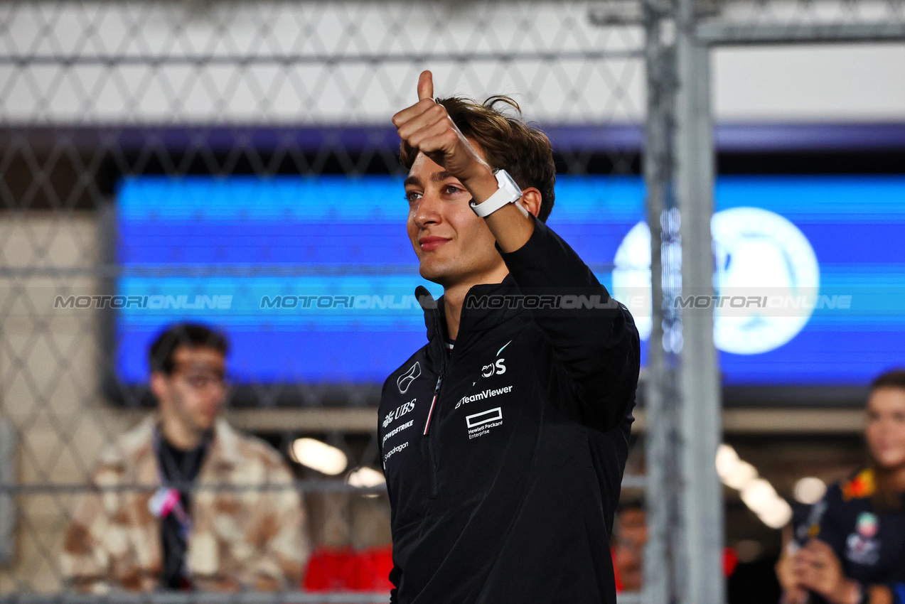 GP QATAR, George Russell (GBR) Mercedes AMG F1 on the drivers' parade.

01.12.2024. Formula 1 World Championship, Rd 23, Qatar Grand Prix, Doha, Qatar, Gara Day.

- www.xpbimages.com, EMail: requests@xpbimages.com © Copyright: Charniaux / XPB Images