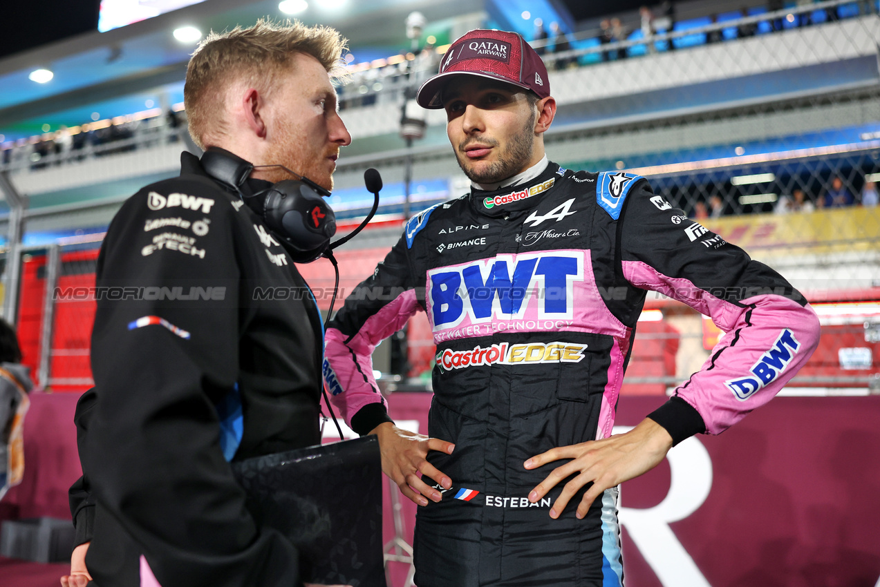 GP QATAR, Esteban Ocon (FRA) Alpine F1 Team with Josh Peckett (GBR) Alpine F1 Team Gara Engineer on the grid.

01.12.2024. Formula 1 World Championship, Rd 23, Qatar Grand Prix, Doha, Qatar, Gara Day.

 - www.xpbimages.com, EMail: requests@xpbimages.com © Copyright: Staley / XPB Images