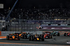 GP QATAR, Max Verstappen (NLD) Red Bull Racing RB20 davanti a Lando Norris (GBR) McLaren MCL38 at the partenza of the race.

01.12.2024. Formula 1 World Championship, Rd 23, Qatar Grand Prix, Doha, Qatar, Gara Day.

 - www.xpbimages.com, EMail: requests@xpbimages.com © Copyright: Staley / XPB Images