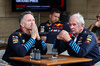 GP QATAR, (L to R): Christian Horner (GBR) Red Bull Racing Team Principal with Dr Helmut Marko (AUT) Red Bull Motorsport Consultant.

01.12.2024. Formula 1 World Championship, Rd 23, Qatar Grand Prix, Doha, Qatar, Gara Day.

- www.xpbimages.com, EMail: requests@xpbimages.com © Copyright: Moy / XPB Images