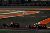 GP QATAR, Max Verstappen (NLD) Red Bull Racing RB20 e Lando Norris (GBR) McLaren MCL38 battle for position.

01.12.2024. Formula 1 World Championship, Rd 23, Qatar Grand Prix, Doha, Qatar, Gara Day.

 - www.xpbimages.com, EMail: requests@xpbimages.com © Copyright: Coates / XPB Images