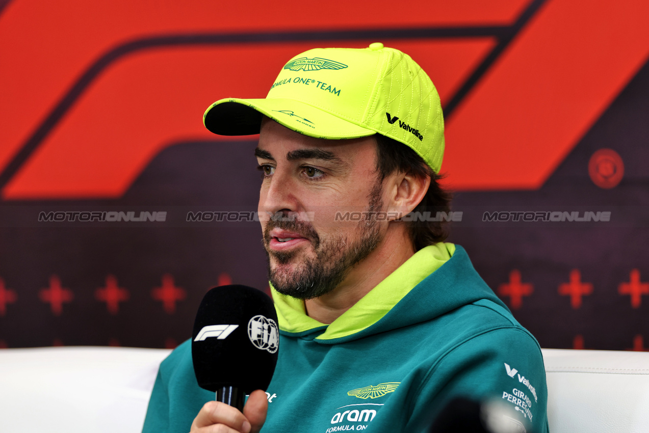 GP QATAR, Fernando Alonso (ESP) Aston Martin F1 Team in the FIA Press Conference.

28.11.2024. Formula 1 World Championship, Rd 23, Qatar Grand Prix, Doha, Qatar, Preparation Day.

 - www.xpbimages.com, EMail: requests@xpbimages.com © Copyright: Staley / XPB Images