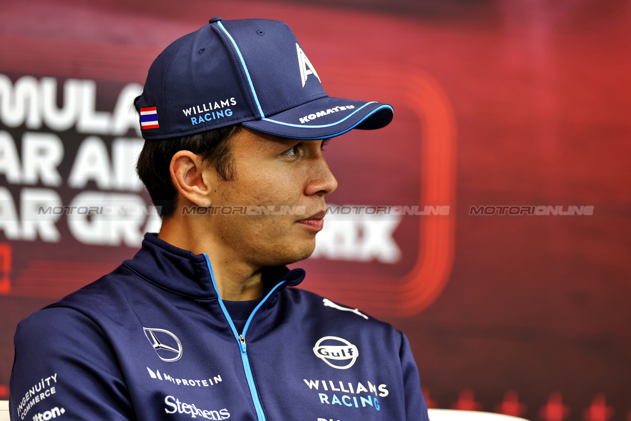 GP QATAR, Alexander Albon (THA) Williams Racing in the FIA Press Conference.

28.11.2024. Formula 1 World Championship, Rd 23, Qatar Grand Prix, Doha, Qatar, Preparation Day.

 - www.xpbimages.com, EMail: requests@xpbimages.com © Copyright: Staley / XPB Images
