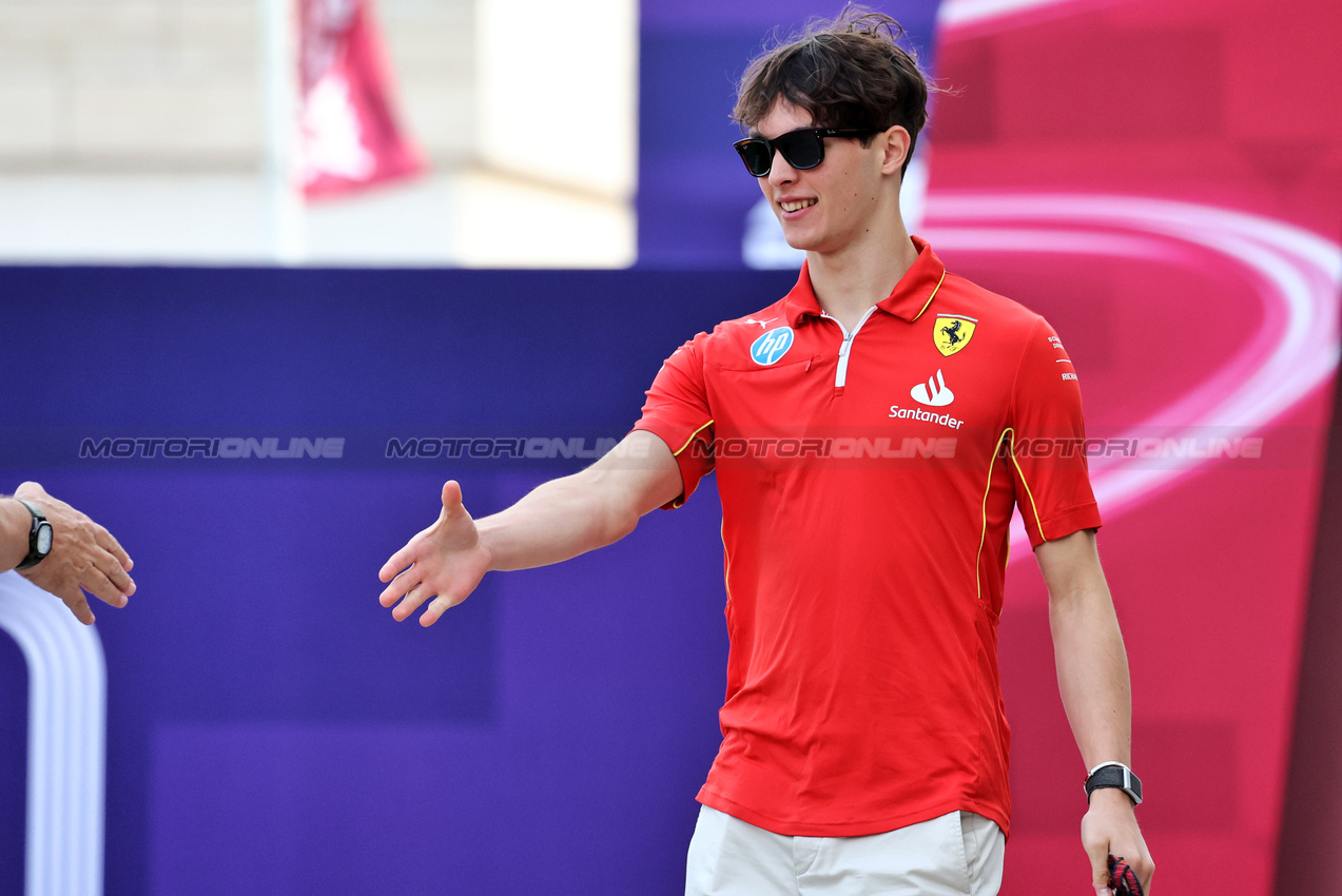 GP QATAR, Oliver Bearman (GBR) Ferrari Reserve Driver.

28.11.2024. Formula 1 World Championship, Rd 23, Qatar Grand Prix, Doha, Qatar, Preparation Day.

- www.xpbimages.com, EMail: requests@xpbimages.com © Copyright: Moy / XPB Images