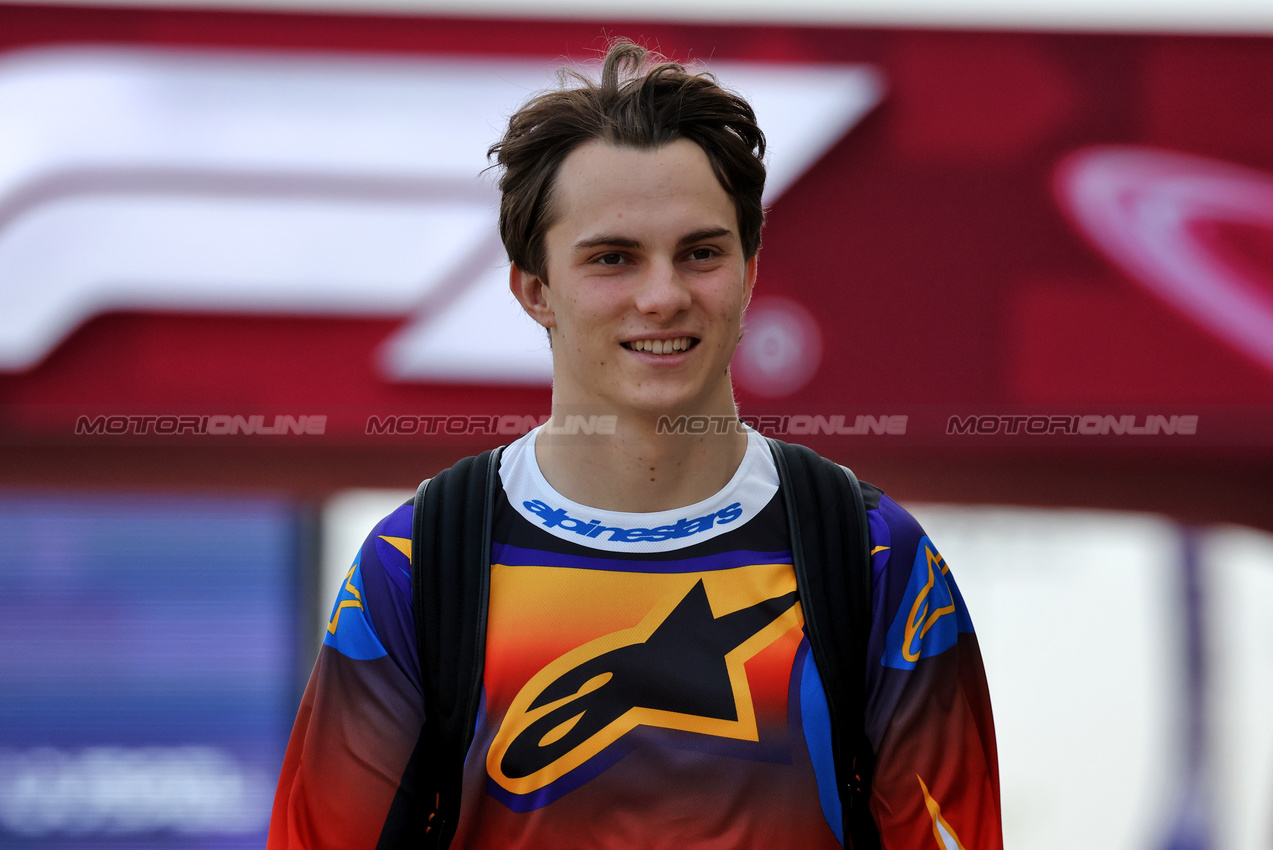 GP QATAR, Oscar Piastri (AUS) McLaren.

28.11.2024. Formula 1 World Championship, Rd 23, Qatar Grand Prix, Doha, Qatar, Preparation Day.

- www.xpbimages.com, EMail: requests@xpbimages.com © Copyright: Moy / XPB Images