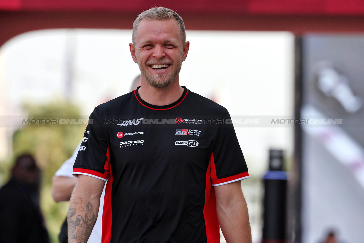 GP QATAR, Kevin Magnussen (DEN) Haas F1 Team.

28.11.2024. Formula 1 World Championship, Rd 23, Qatar Grand Prix, Doha, Qatar, Preparation Day.

- www.xpbimages.com, EMail: requests@xpbimages.com © Copyright: Moy / XPB Images