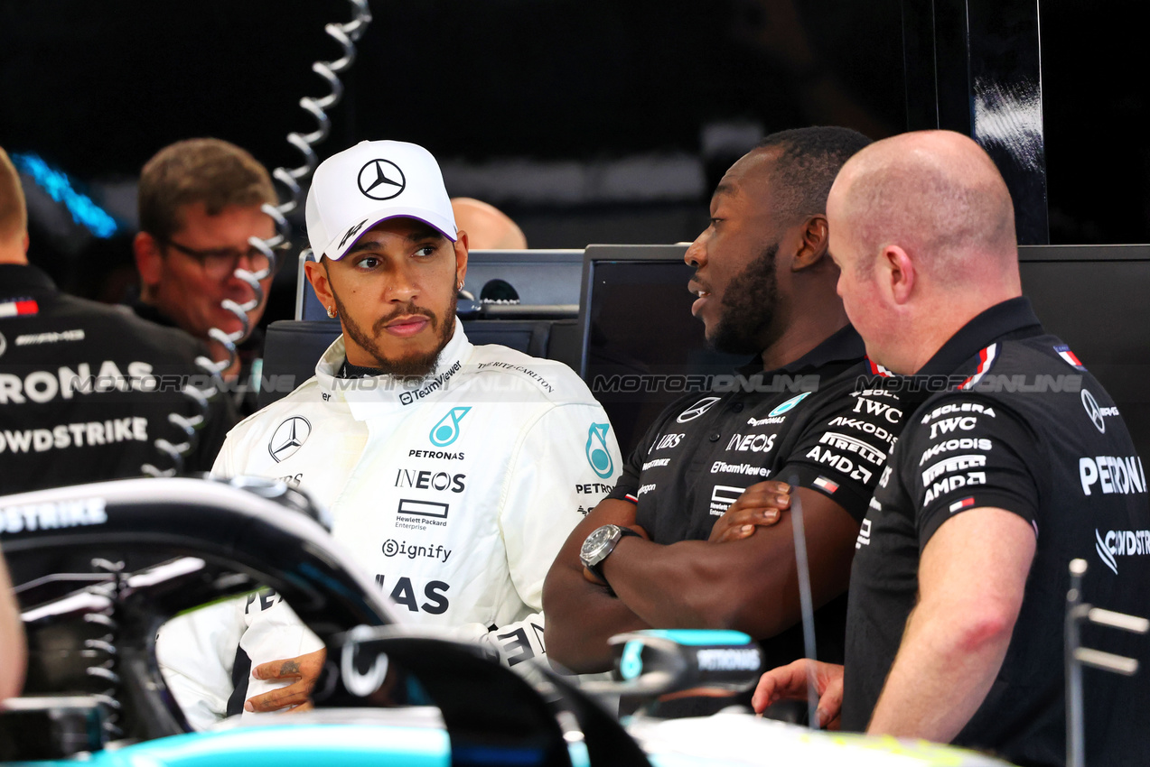 GP QATAR, Lewis Hamilton (GBR) Mercedes AMG F1.

28.11.2024. Formula 1 World Championship, Rd 23, Qatar Grand Prix, Doha, Qatar, Preparation Day.

- www.xpbimages.com, EMail: requests@xpbimages.com © Copyright: Charniaux / XPB Images