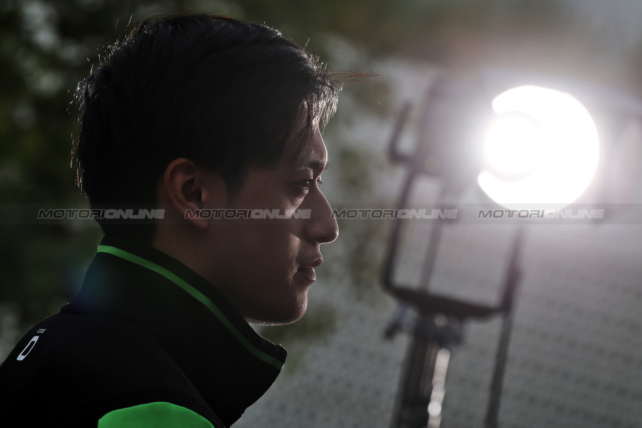 GP QATAR, Zhou Guanyu (CHN) Sauber.

28.11.2024. Formula 1 World Championship, Rd 23, Qatar Grand Prix, Doha, Qatar, Preparation Day.

- www.xpbimages.com, EMail: requests@xpbimages.com © Copyright: Moy / XPB Images