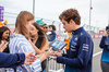 GP QATAR, Franco Colapinto (ARG) Williams Racing with fans.

28.11.2024. Formula 1 World Championship, Rd 23, Qatar Grand Prix, Doha, Qatar, Preparation Day.

- www.xpbimages.com, EMail: requests@xpbimages.com © Copyright: Bearne / XPB Images