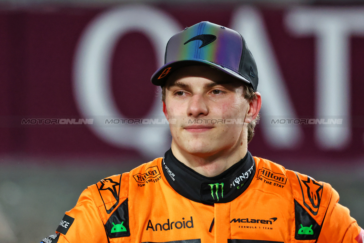 GP QATAR, Sprint winner Oscar Piastri (AUS) McLaren in parc ferme.

30.11.2024. Formula 1 World Championship, Rd 23, Qatar Grand Prix, Doha, Qatar, Sprint e Qualifiche Day.

- www.xpbimages.com, EMail: requests@xpbimages.com © Copyright: Charniaux / XPB Images