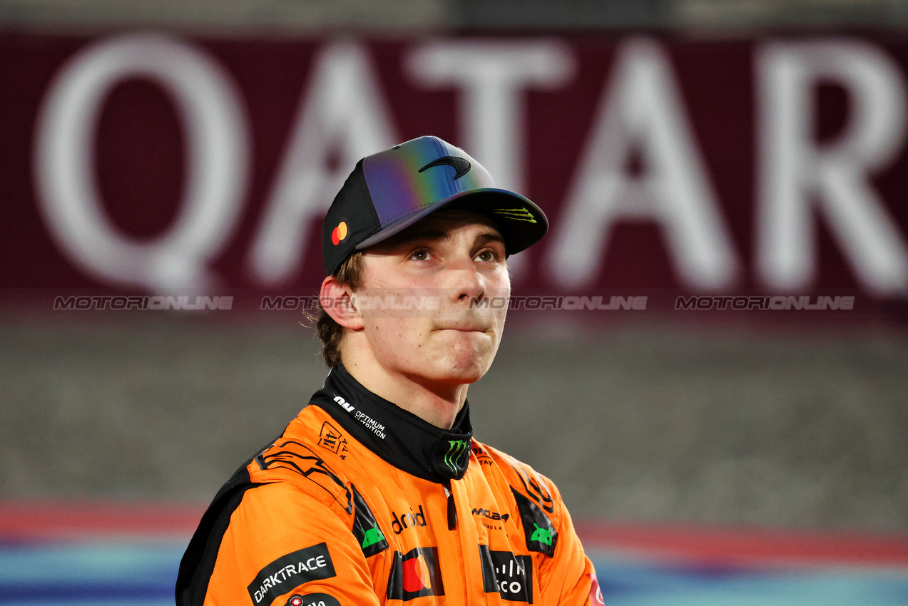 GP QATAR, Sprint winner Oscar Piastri (AUS) McLaren in parc ferme.

30.11.2024. Formula 1 World Championship, Rd 23, Qatar Grand Prix, Doha, Qatar, Sprint e Qualifiche Day.

- www.xpbimages.com, EMail: requests@xpbimages.com © Copyright: Charniaux / XPB Images