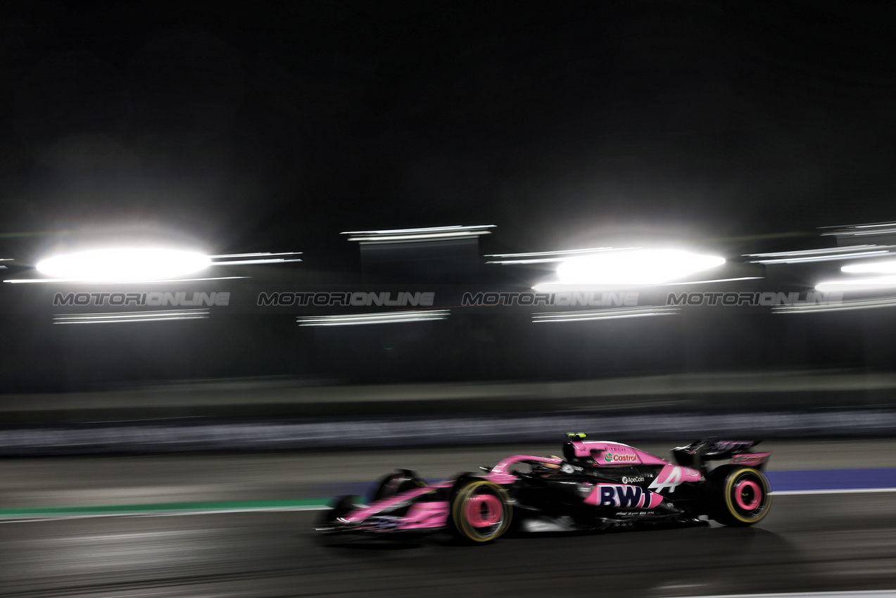 GP QATAR, Pierre Gasly (FRA) Alpine F1 Team A524.

30.11.2024. Formula 1 World Championship, Rd 23, Qatar Grand Prix, Doha, Qatar, Sprint e Qualifiche Day.

 - www.xpbimages.com, EMail: requests@xpbimages.com © Copyright: Staley / XPB Images