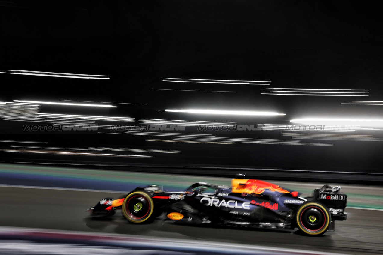 GP QATAR, Max Verstappen (NLD) Red Bull Racing RB20.

30.11.2024. Formula 1 World Championship, Rd 23, Qatar Grand Prix, Doha, Qatar, Sprint e Qualifiche Day.

 - www.xpbimages.com, EMail: requests@xpbimages.com © Copyright: Staley / XPB Images