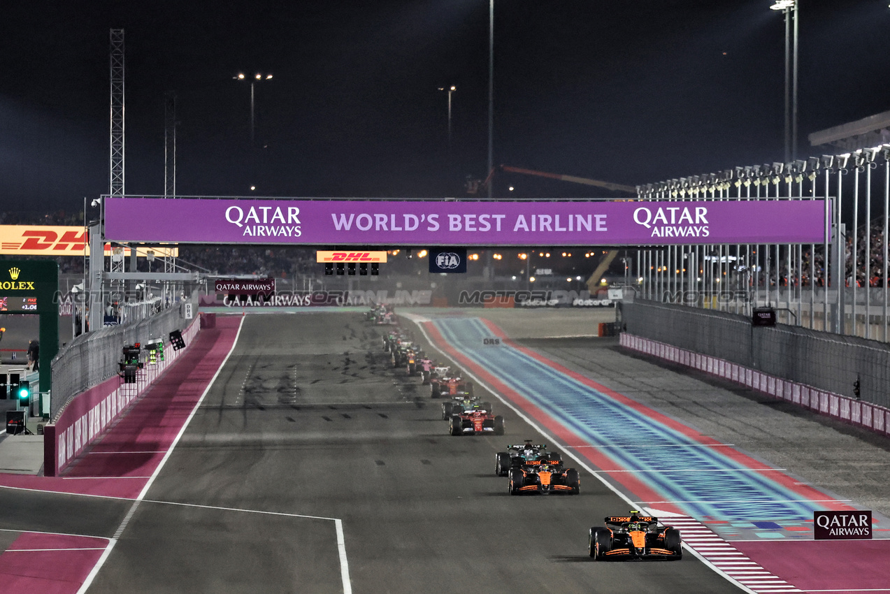 GP QATAR, Lando Norris (GBR) McLaren MCL38.

30.11.2024. Formula 1 World Championship, Rd 23, Qatar Grand Prix, Doha, Qatar, Sprint e Qualifiche Day.

- www.xpbimages.com, EMail: requests@xpbimages.com © Copyright: Moy / XPB Images